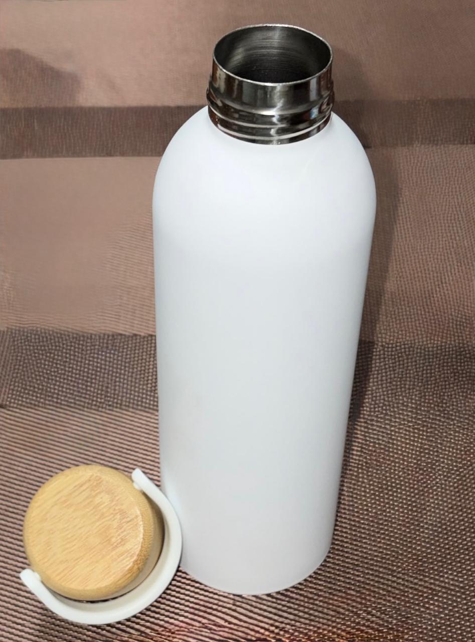 Travel water bottle — corporate gift by Veloura Gifting