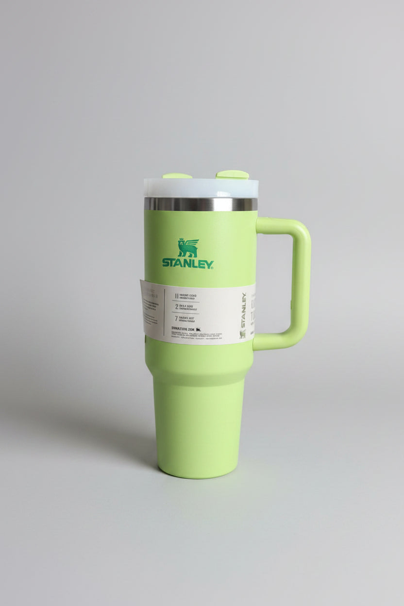 Vacuum Insulated Steel Bottle — corporate gift by Veloura Gifting
